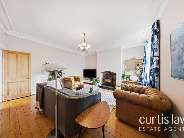 4 bedroom end of terrace house for sale