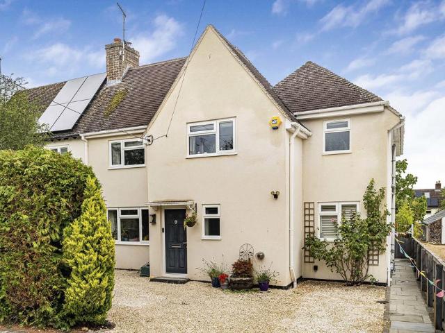 4 bedroom end of terrace house for sale