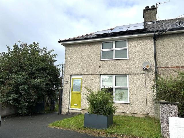 4 bedroom end of terrace house for sale