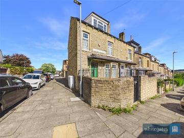 4 bedroom end of terrace house for sale