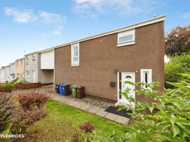 4 bedroom end of terrace house for sale
