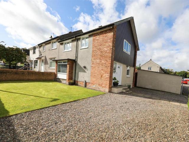 4 bedroom end of terrace house for sale