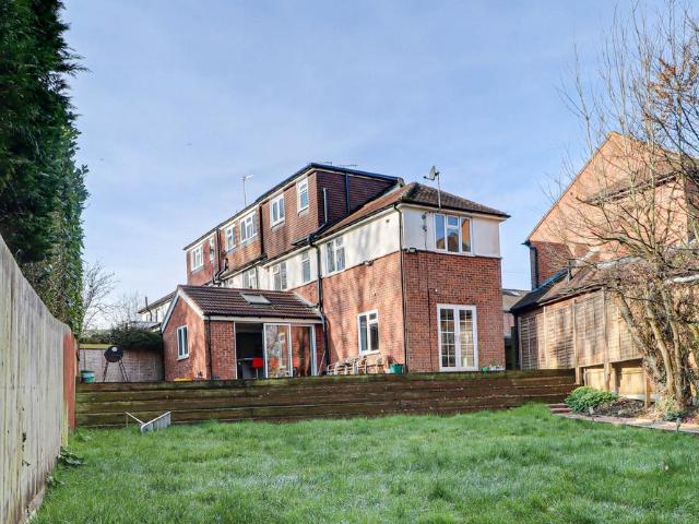 4 bedroom end of terrace house for sale