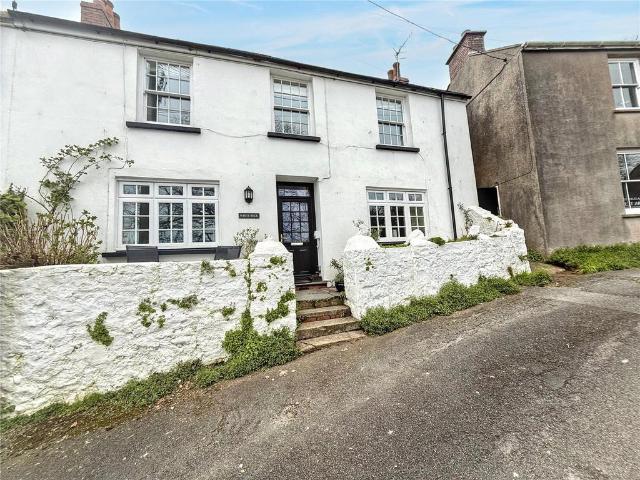 4 bedroom end of terrace house for sale