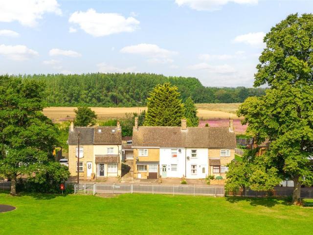 4 bedroom end of terrace house for sale