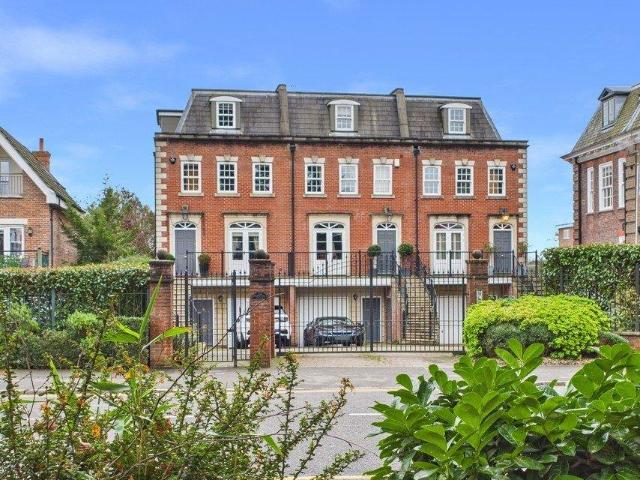 4 bedroom townhouse for sale