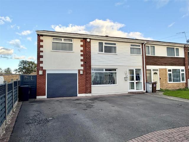 4 bedroom end of terrace house for sale