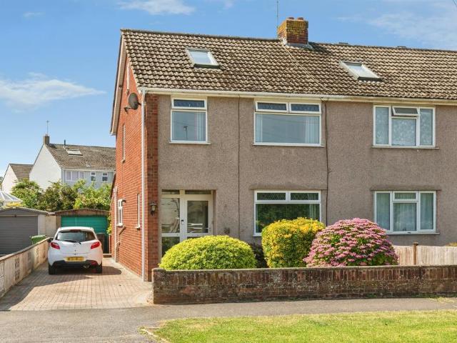 4 bedroom end of terrace house for sale