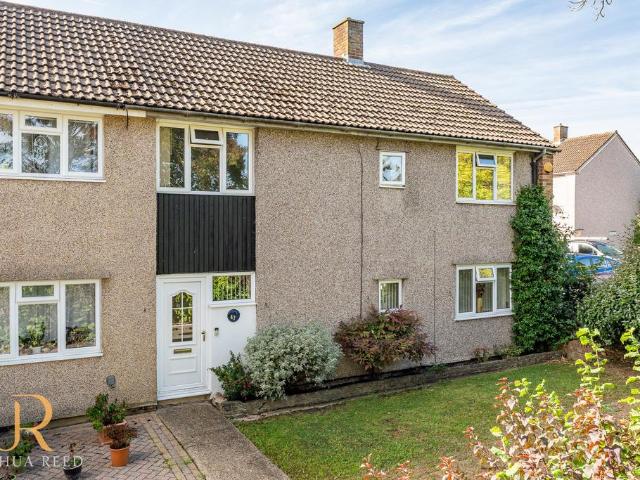 4 bedroom end of terrace house for sale