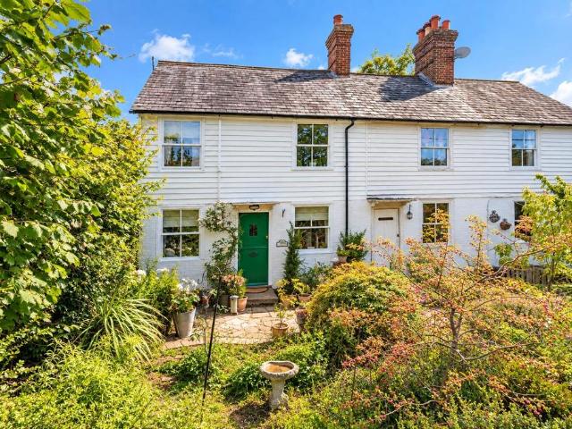 4 bedroom end of terrace house for sale