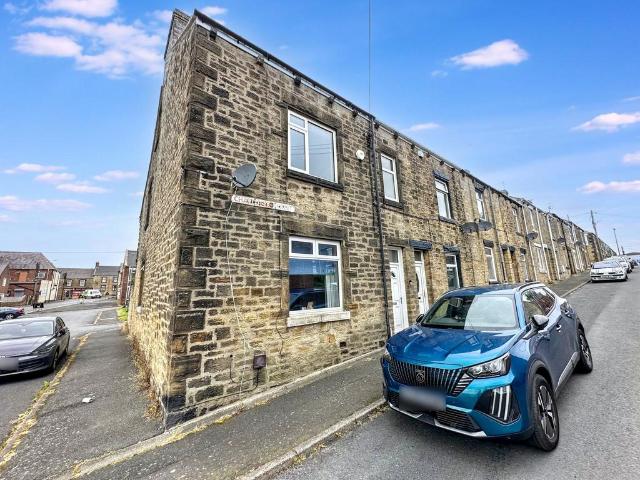 4 bedroom end of terrace house for sale