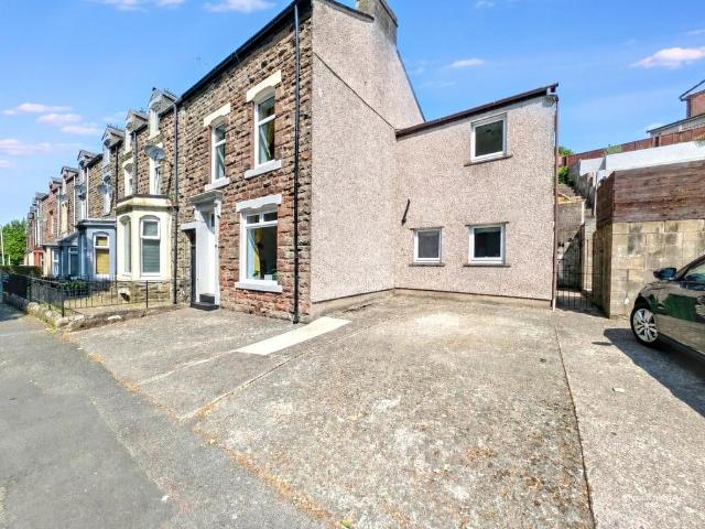 4 bedroom end of terrace house for sale