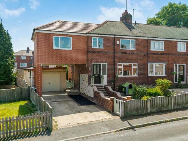 4 bedroom end of terrace house for sale