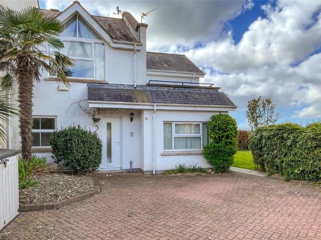 4 bedroom end of terrace house for sale