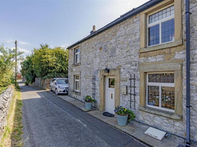 4 bedroom end of terrace house for sale