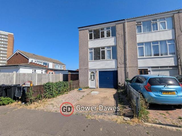 4 bedroom end of terrace house for sale