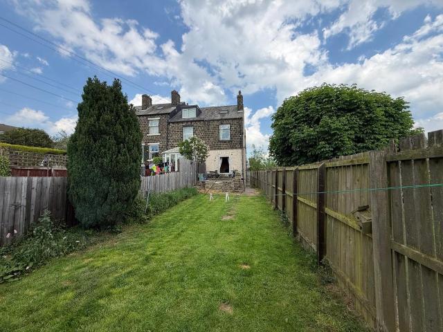 4 bedroom end of terrace house for sale