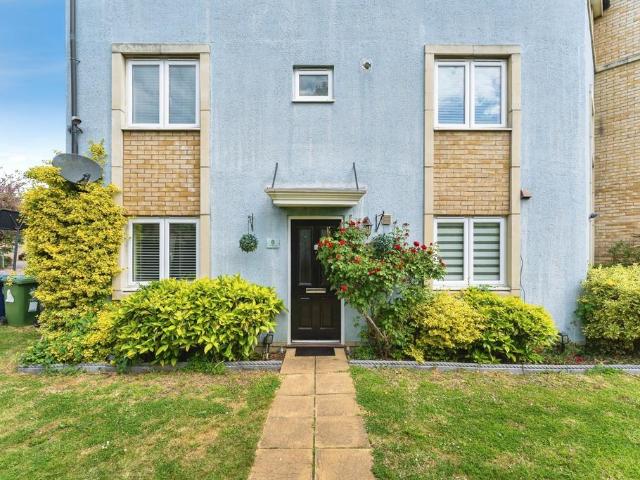 4 bedroom end of terrace house for sale