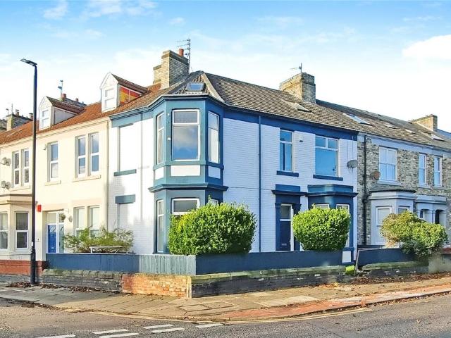4 bedroom end of terrace house for sale