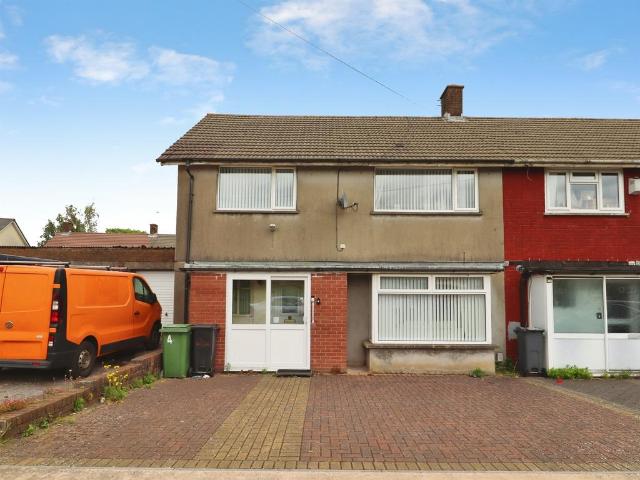4 bedroom end of terrace house for sale