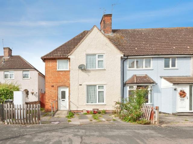 4 bedroom end of terrace house for sale
