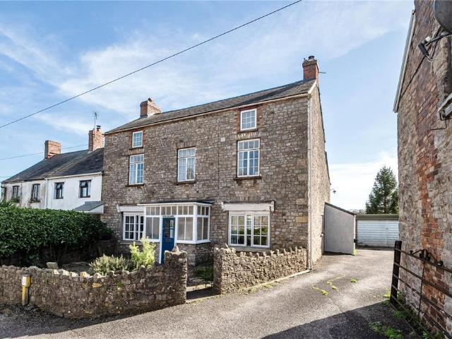 4 bedroom end of terrace house for sale