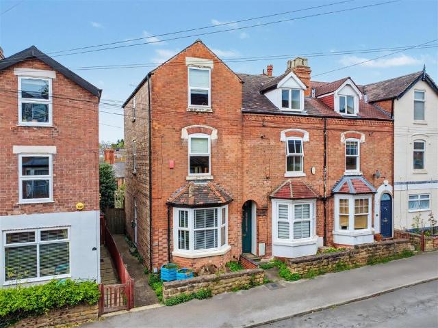 4 bedroom end of terrace house for sale