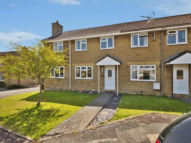 4 bedroom end of terrace house for sale