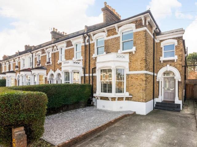 4 bedroom end of terrace house for sale
