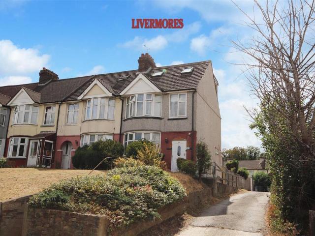 4 bedroom end of terrace house for sale