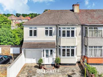 4 bedroom end of terrace house for sale
