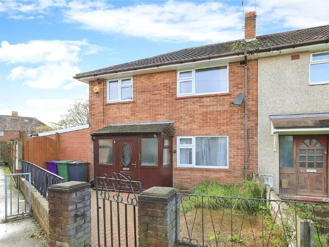 4 bedroom end of terrace house for sale