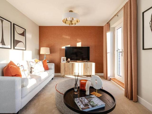 4 bedroom end of terrace house for sale