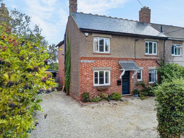 4 bedroom end of terrace house for sale