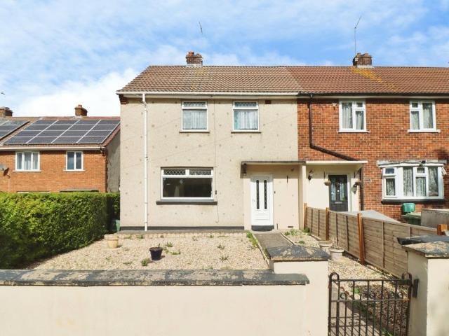 4 bedroom end of terrace house for sale