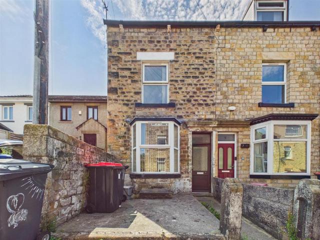 4 bedroom end of terrace house for sale