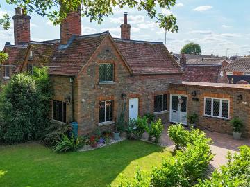 4 bedroom end of terrace house for sale