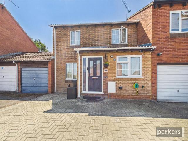 4 bedroom end of terrace house for sale