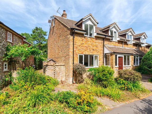 4 bedroom end of terrace house for sale