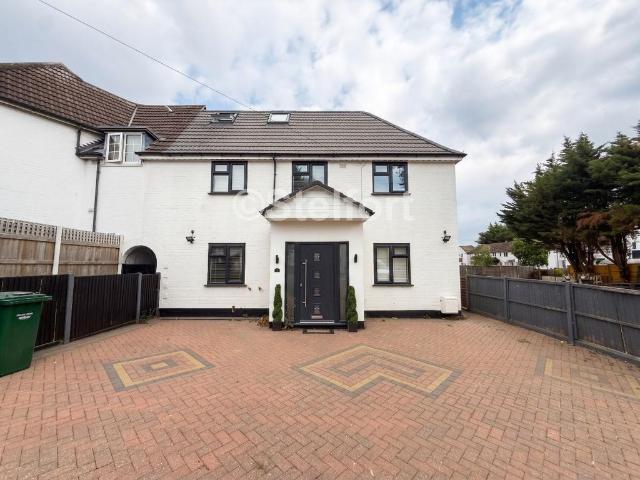 4 bedroom end of terrace house for sale
