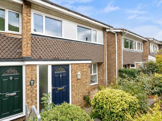 4 bedroom end of terrace house for sale