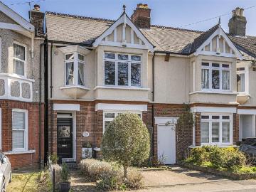 4 bedroom end of terrace house for sale