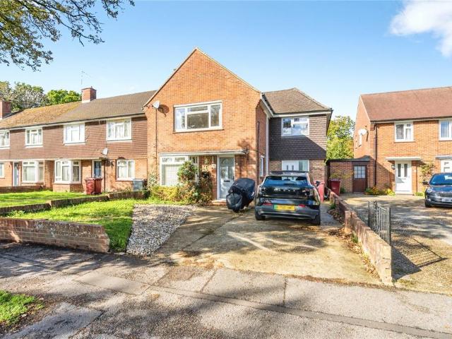 4 bedroom end of terrace house for sale