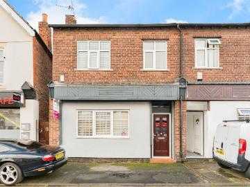 4 bedroom end of terrace house for sale