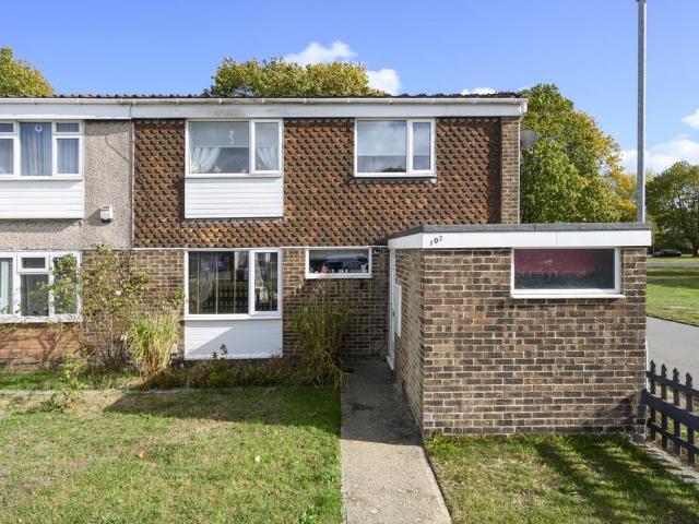 4 bedroom end of terrace house for sale