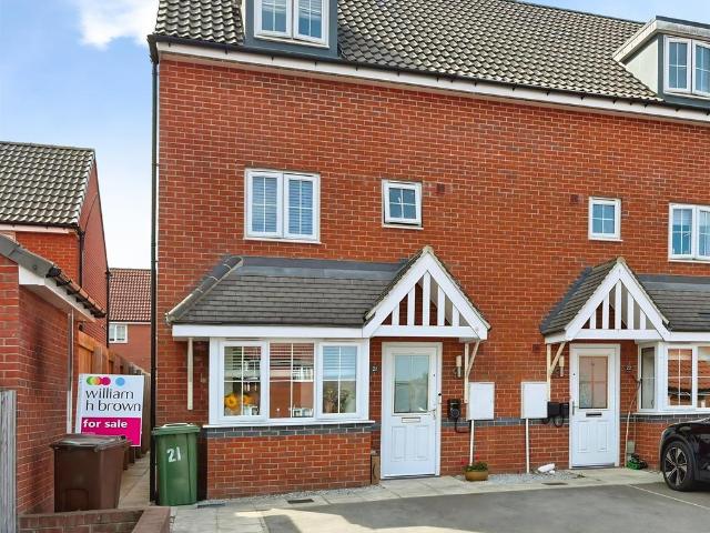 4 bedroom end of terrace house for sale