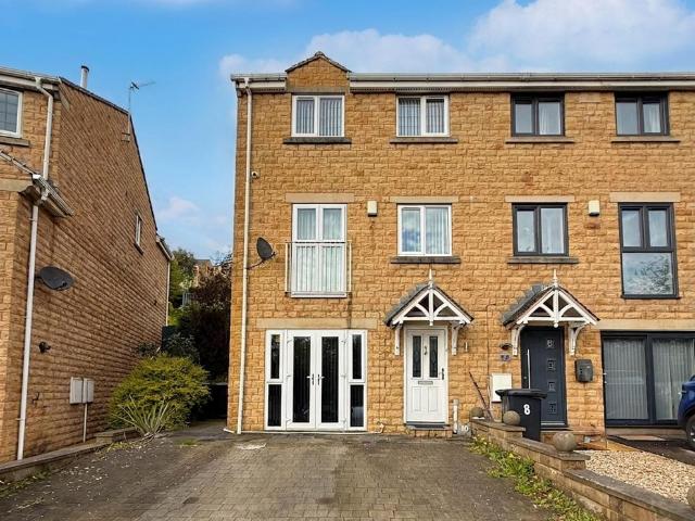 4 bedroom end of terrace house for sale