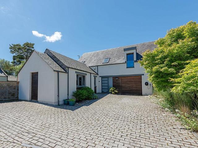 4 bedroom end of terrace house for sale