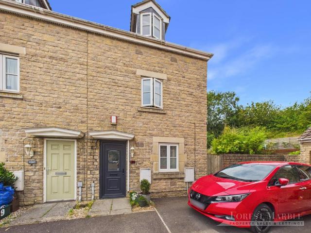 4 bedroom end of terrace house for sale