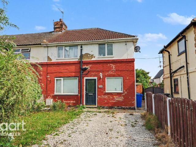 4 bedroom end of terrace house for sale